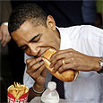Врачи в США требуют запретить Обаме фотографироваться, поедая хот-доги и гамбургеры