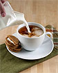 Добавление молока в чай может негативно отразиться на состоянии здоровья человека